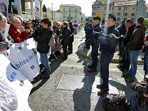 2012 03 10 NIMES MANIF CONTRE COLLOQUE DU FLN (18) PAR GV